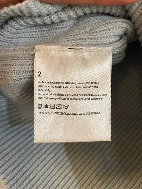 Lululemon Merino Wool Blend Ribbed Turtleneck Knit Sweater in Powder Blue Size 2 - Picture 3 of 4